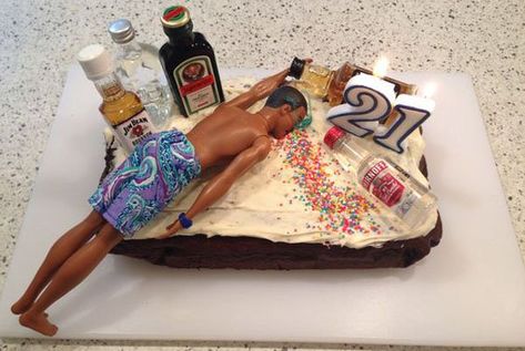 21 of the Funniest 21st Birthday Cakes Ever! - Wow Gallery 21st Birthday Cake For Guys, Birthday Cake For Boyfriend, 21 Party, Guys 21st Birthday, Cake For Boyfriend, 21st Bday Ideas, Birthday Presents For Men, 21st Cake, 21st Birthday Decorations