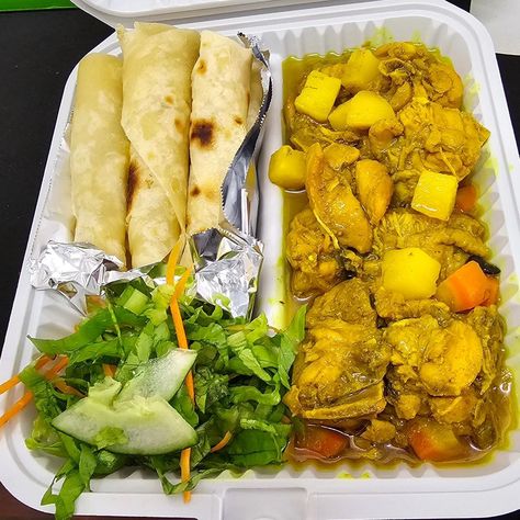 Jamaican food, curry chicken, roti #Jamaicanfood #currychicken #roti Curry Chicken Roti, Chicken Roti, Jamaican Food, Scrumptious Food, All Purpose Seasoning, Jamaican Recipes, Caribbean Recipes, January 23, Curry Powder