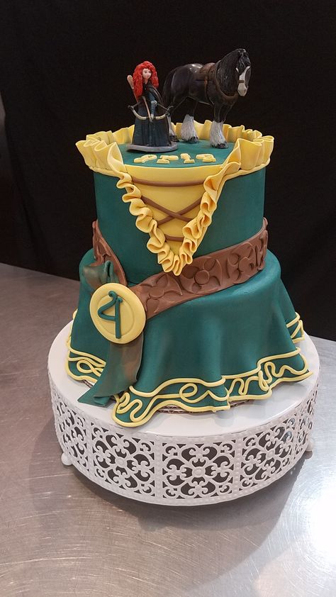 Disney Brave Cake, Merida Brave Birthday Party Ideas, Merida Birthday Cake, Brave Birthday Cakes, Rebelle Disney, Merida Cake, Brave Cake, Merida Birthday Party, Brave Cakes