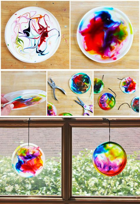 Experimento chuli chuli de la semana del 22-23 de febrero Babble Dabble Do, Diy Suncatchers, Suncatcher Craft, Plastic Lids, Crafty Kids, Camping Crafts, Childrens Crafts, Easy Crafts For Kids, Preschool Art