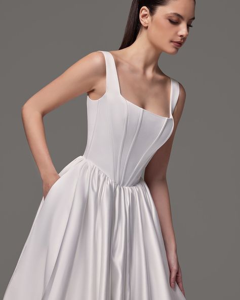 A long satin dress with an embossed corset and a square neckline, wide straps and a basque waist that elongates your torso and highlights your waist to complement your figure perfectly ♡ #UnonaCasia Waist Wedding Dress, Drop Waist Wedding Dress, Mermaid Ball Gown, Long Bridal Gown, White Satin Dress, Dress Minimalist, Wedding Dress White, Ball Gowns Princess, Satin Dress Long