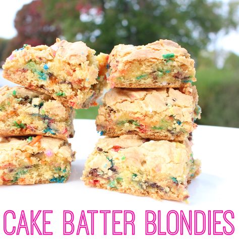 Cake Mix Blondies, Funfetti Blondies, Funfetti Cake Mix Recipes, Cake Batter Blondies, Blondie Cake, Cake Mix Bars, Blonde Brownies, Cake Batter Cookies, Boxed Cake Mixes Recipes