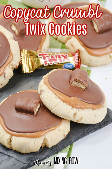 Twix Crumbl Cookie Recipe, Crumbl Cookie Twix Copycat, Twix Shortbread Cookies, Crumbl Twix Cookie Recipe, Twix Cookie Bars, Crumble Cookie Copycat Recipes, Crumbl Christmas Cookies, Twix Cookies Recipe, Copycat Crumbl Cookies Recipes