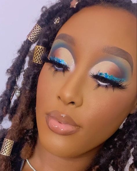 Gold Eye Makeup Black Women, Blue Makeup Looks Black Women, Wedding Makeup Black Women, Blue Wedding Makeup, Makeup Looks Black Women, Makeup Clips, Historical Tattoos, Makeup Therapy, Halo Eye Makeup