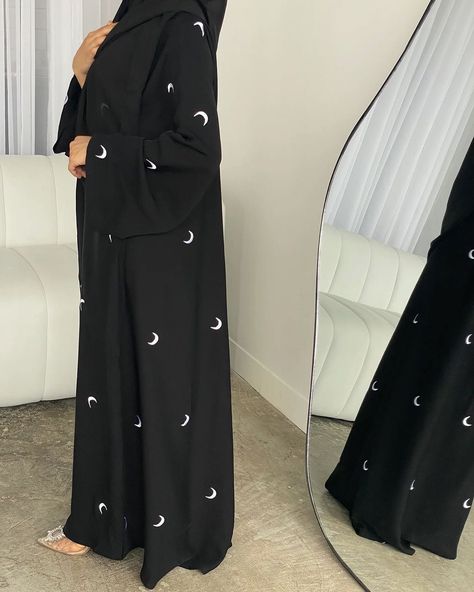 Beautiful Moon Embroidery Abaya With Hidden Button And Moon Embroidery Work Black Hijab 😍 Size Available - 50, 52, 54, 56, 58 Material- Premium Nida Fabric💯💓 Price - DM💫 . @azisha.in @azisha.in @azisha.in . . #azisha #trending #luxurylifestyle #luxuryaffordable #dubaiabayas #abayafashion #abayacollection #abayadubai #abayastyle #hijabfashion #hijabstyle #modestclothing #modestfashion #modestyfashion #explore #indianmuslims #muslimsoftheworld #fyp #fashion Black Abaya Aesthetic, Abaya Fashion Black, Borkha Design, Embroidery Abaya, Black Abaya Designs, Moon Embroidery, Abaya Black, Black Hijab, Modesty Fashion