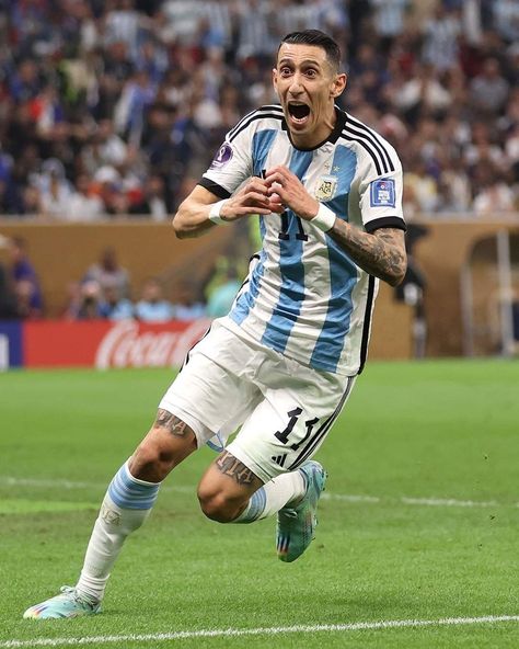 Angel Di Maria Wallpaper: Elevate Your Device with Soccer Brilliance Cristiano Ronaldo Video, Argentina World Cup, Football Players Photos, Football Or Soccer, Best Wallpaper Hd, Team Goals, Ronaldo Videos, As Monaco, Different Sports