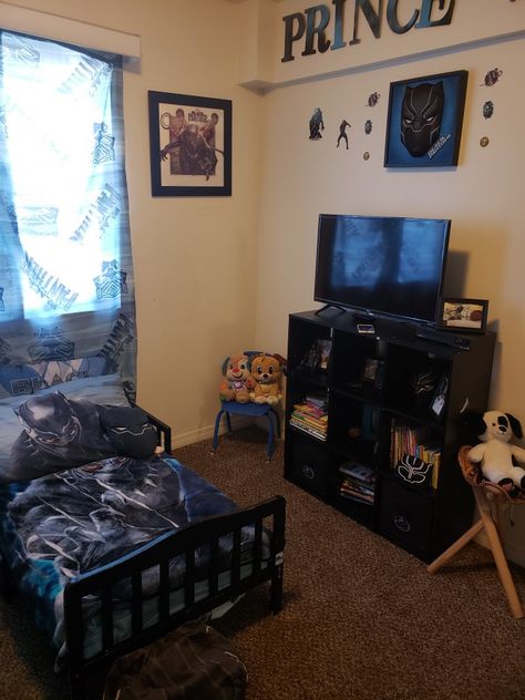 #marvelblackpathetbedroom #marvelblackpather #superhero #blackpanther Black Panther Room, Black Panther Bedroom, Marvel Black Panther, Black Panther Marvel, Black Panther, Panther, Gaming Products, Room Decor, Marvel