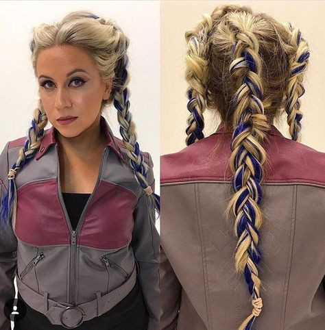 Ahsoka inspired hair, makeup, and jacket so cool! This is Ashley Eickstein the voice of Ahsoka Tano! Ahsoka Tano Costume, Disney Hairstyles, Star Wars Hair, Star Wars Disneybound, Ashoka Tano, Star Wars Fashion, Cosplay Inspo, Star Wars Halloween, Star Wars Ahsoka