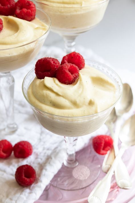 2 Ingredient Desserts, Vanilla Mousse, Australia Food, White Chocolate Mousse, Mousse Recipes, Dessert Ingredients, 2 Ingredient, French Vanilla, Chocolate Mousse