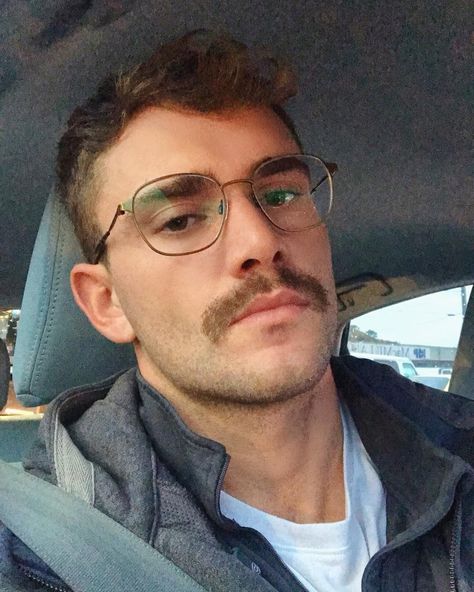 Keegan Whicker on Instagram: “She back 👨🏻✨ #mustache #dad” 80s Mustache, Curly Mustache, Fade Haircut Curly Hair, Moustache Style, Cool Mustaches, Beard And Mustache Styles, Male Haircuts Curly, Goatee Beard, Moustaches Men