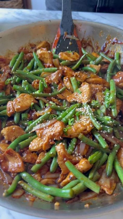 Here is a String Bean Chicken recipe that’s a flavor-bomb dish quickly simmered in a honey-garlic soy sauce marinade. Ready in 20 minutes from start-to-finish, serve it over a bed of cauliflower rice or your favorite grains for a take-out inspired meal. String Bean Chicken Recipe, String Bean Chicken, String Bean Recipes, Soy Sauce Marinade, Recipes With Soy Sauce, Chicken Fried Rice Recipe, String Beans, Chinese Cooking Recipes, Clean Eating Recipes For Dinner