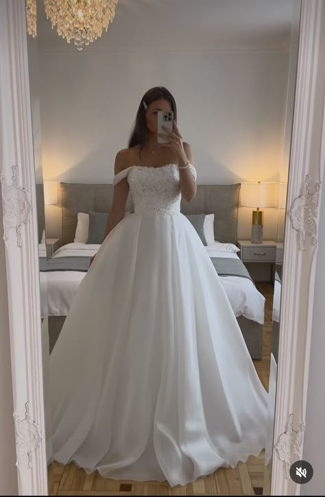 Plain White Princess Wedding Dress, A Line Wedding Dress Princess, Simple Wedding Ball Gown, Simple Wedding Ballgown, Timeless Wedding Dress Princess, Wedings Drees Girl, Bride Dress Princess, Paris Wedding Dress, Poofy Wedding Dress