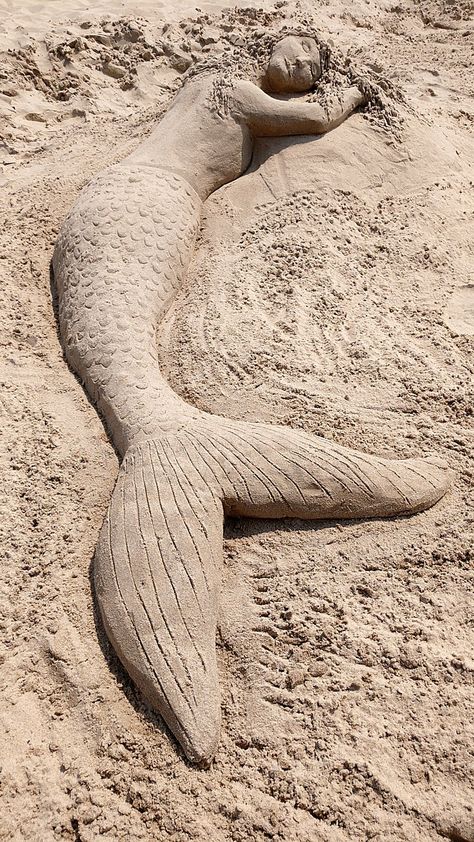 Mermaid Sand Sculpture Sand Sculptures Easy, Sand Mermaid, Sand Sculptures Easy The Beach, Beach Sand Art, Sand Sculptures, Sand Art, Sand Castle, Beach Sand, Mermaid