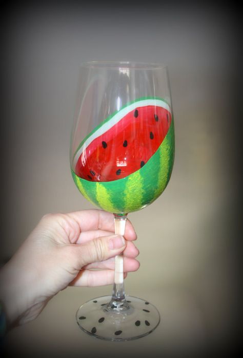 Spring Drinks, Art Bottle, Wine Glass Designs, Diy Wine Glasses, Decorated Wine Glasses, Fruit Summer, Hand Painted Glasses, Wine Glass Crafts, Wine Glass Art