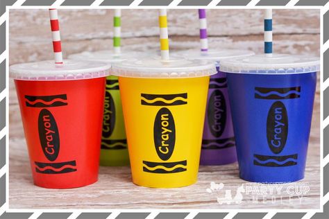 Crayon Birthday Party Supplies Crayon Birthday Party, Crayola Birthday Party, Crayon Birthday Parties, Princess Party Games, Diy Party Crafts, Graduation Party Games, Dinner Party Games, Birthday Party Cups, Art Birthday Party