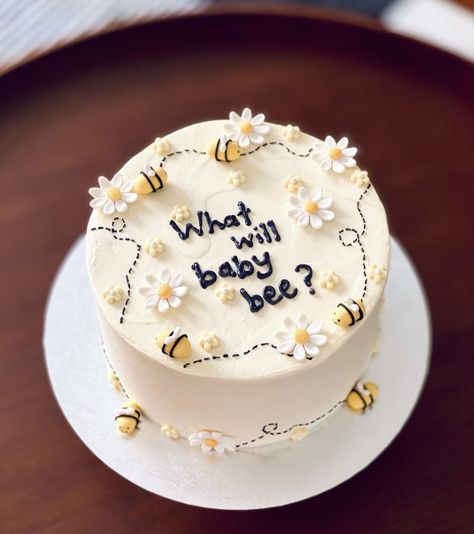 Foto Gender Reveal, Reveal Cake Ideas, Gender Reveal Cake Ideas, Bee Themed Gender Reveal, What Will Baby Bee, Simple Gender Reveal, What Will It Bee, Bee Gender Reveal, Gender Reveal Party Theme