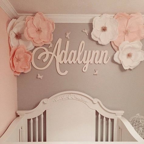 Paper Flower Nursery, Flower Nursery Decor, Wooden Nursery, Nursery Boho, Sign Letters, Girl Nursery Room, Flower Nursery, Beautiful Nursery, Creation Deco