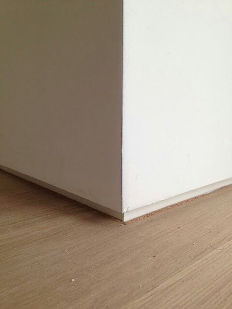 Baseboards Modern, No Baseboards, Modern Baseboards And Trim, Modern Baseboards, Floor Skirting, Baseboard Molding, Joinery Details, 아파트 인테리어, Furniture Details