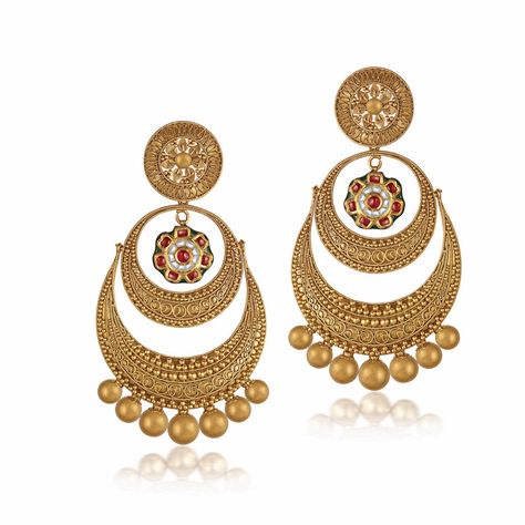 Gold chandbali bridal earrings Lehanga Pics, Gold Chandbali Earrings, Stylish Gold Earrings, Gold Chandbali, Plain Earrings, Modern Bridal Earrings, Gold Jewellery India, Jewellery Luxury, Gold Jhumka Earrings