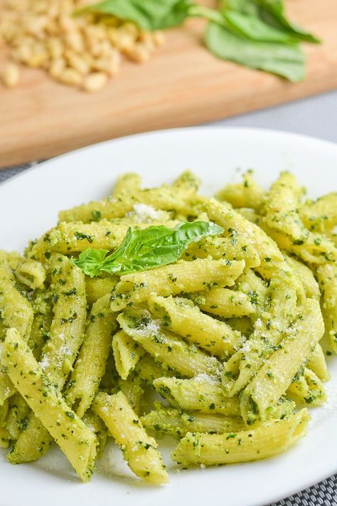 Green Pasta Sauce, Penne Pesto, Zucchini Pesto Pasta, Penne Recipes, Basil Pesto Recipes, Green Pasta, Dairy Free Pasta, Pesto Pasta Recipes, Creamy Pesto