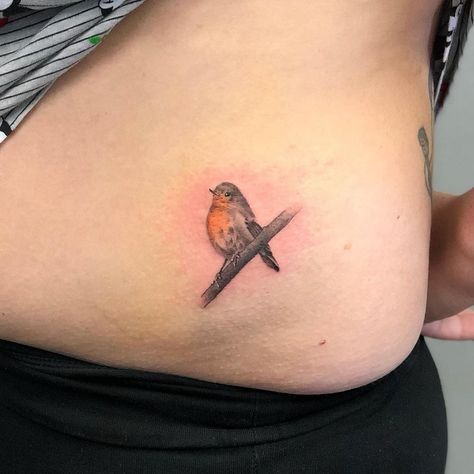 Kieran Lowe on Instagram: “Slightly different with a splash of colour in this small robin tattoo done on the hip yesterday💉🐥 #tattoo #tattoos #design #tattoodesign…” 2 Robins Tattoo, Tiny Robin Tattoo, Small Robin Tattoo, Robin Tattoo Design, Robin Tattoos, Mums Tattoo, Yesterday Tattoo, Robin Bird Tattoos, Robin Tattoo