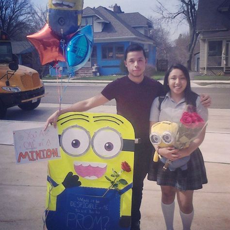 give me a minion 😍💏 Minion Promposal, Minion Hoco Proposal, Happy Birthday 18th, Volleyball Practice, A Minion, Hoco Proposals, Hoco Proposals Ideas, Prom Proposal, Paper Flower Bouquet