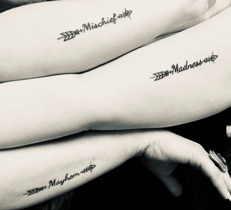 Sibling Quote Tattoos For 3, Triple Sister Tattoo, 3 Person Sibling Tattoo, Tiny Matching Sister Tattoos, Matching Tattoo Ideas For Three People, 3 Best Friends Tattoo, Group Of Three Tattoo Ideas, Sister Tats For 3, Unique Sister Tattoos For Three