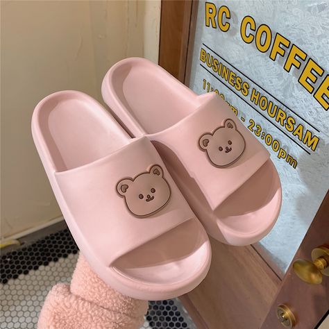 Peluche Aesthetic, Summer Slippers Sandals, Funny Teddy Bear, Bear Slippers, Dr Shoes, Animal Slippers, Kawaii Shoes, Open Toe Slippers, Cute Slippers