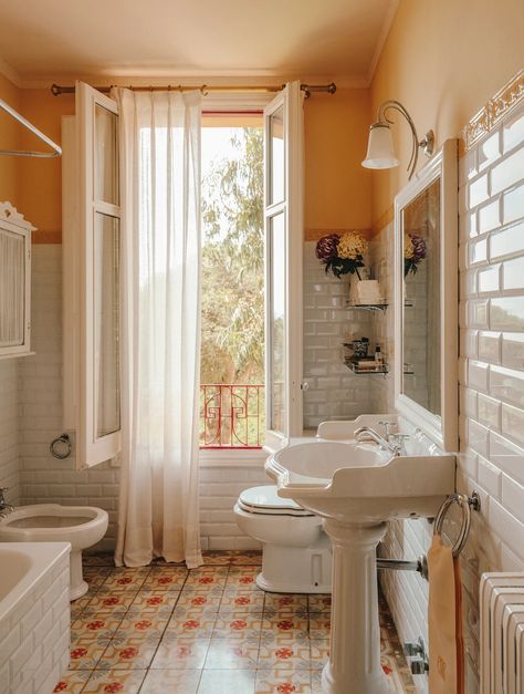 An artist's Art Nouveau apartment high in the hills above Barcelona | House & Garden Italian Bathroom Aesthetic, Italian Apartment Aesthetic, Art Nouveau Apartment, Italian Villa Interior, Barcelona House, Italian Apartment, Spanish Apartment, Italian Bathroom, Painting Shutters