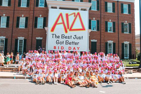 Bama Sorority, University Of Alabama Sorority, Alabama Sorority, Alpha Gam, Sorority Bid Day, Bid Day Themes, Day Pictures, Alpha Gamma Delta, University Of Alabama