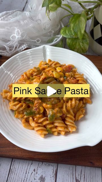 Neeti Jain on Instagram: "No butter , no cheese , no tomato sauce jain pink sauce pasta 🤤🫶🏻

Preparation time: 20min
Serve : 1 ppl

Ingredients used:
•1tbsp ghee
•1/2cup bell pepper 
•1cup tomato puree 
•1tsp salt
•1tsp chilli flakes 
•1tsp oregano 
•1tsp sugar
•1/4th cup malai
•1cup boiled pasta
•1/4th cup boiled corn 

#jainfood #jainrecipe #trending #viralvideo #pinksaucepasta #jain #newrecipe #chaumasaspecial #jain #trendingreels #indian #yummy #jainism #mumbai #foodie #love #foodporn #trending #foodlover" No Tomato Sauce, Red Sauce Pasta Recipe, Pink Sauce Pasta, Jain Recipes, Pink Sauce, Red Sauce Pasta, Boiled Corn, Tomato Puree, Sauce Pasta