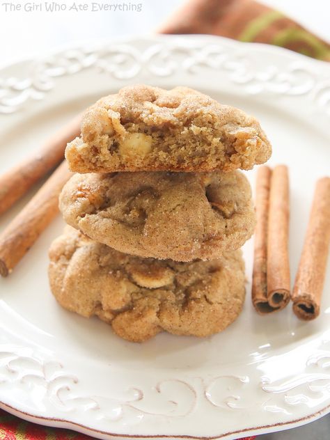 Appledoodles - An apple version of a snickerdoodle with small pieces of apple and a soft and chewy inside. - The Girl Who Ate Everything Appledoodle Cookies, Apple Doodle, Doodle Cookies, Snicker Doodles, Nutella Biscuits, The Girl Who Ate Everything, Butterscotch Cookies, Muffin Tops, Apple Cookies