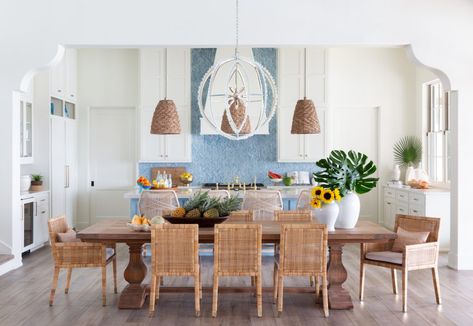 Interiors Tour: Texas Beach House Introduction - Heather Scott Home & Design Coastal Dining Room, Coastal Dining, House Essentials, Beach House Kitchens, Cottage Design, Luminaire Design, Dining Room Design, Coastal Living, Luxury Interior Design