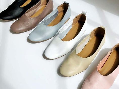 Everlane Shoes, Healthier Choices, Summer Capsule, Best Flats, Leather Cuts, Most Comfortable Shoes, Comfortable Flats, Gorgeous Shoes, Mode Inspiration