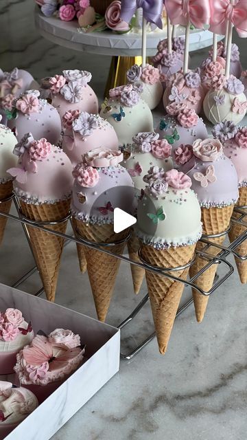 𝐋𝐮𝐱𝐮𝐫𝐲 𝐛𝐚𝐤𝐞𝐫 on Instagram: "The prettiest cake cones 🌸✨ . . . . #cakecones #treatmaker #luxurydessert #cakepop #cakepops" Cake Cones How To Make, Luxury Cupcake Design, Packaging Cake Pops, Cake Pop Set Up, Garden Theme Cake Pops, Cake Pop Cones, Cake Cones Cupcakes, Cake Pops Designs, Cone Treats