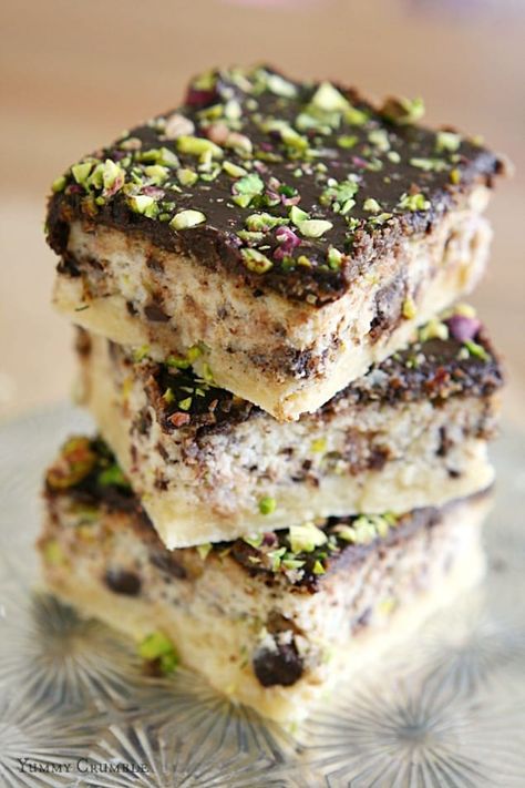 Ricotta Bars, Chocolate Cannoli, Pistachio Cake, Chewy Sugar Cookies, Small Bar, Bar Recipes, Think Food, Semi Sweet Chocolate Chips, Cannoli