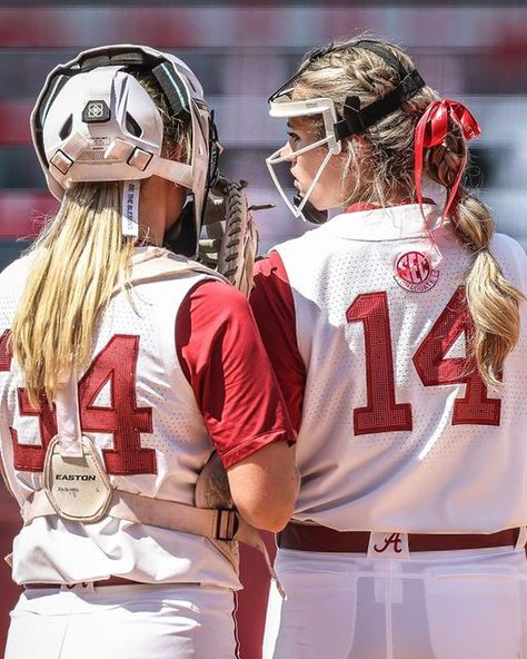 Montana Fouts, Alabama Softball, Oklahoma Softball, Softball Cheer, Softball Workouts, Softball Photos, Alabama College, Softball Pitcher, Power Rankings