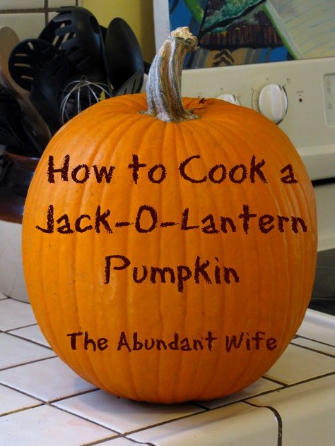 How to Cook a Jack-O-Lantern Pumpkin: Easy DIY step-by-step instructions for carving, pureeing, steaming, baking, seeds, and freezing! Fresh Pumpkin Recipes, Make Pumpkin Puree, Pumpkin Recipes Dinner, Frozen Pumpkin, Homemade Pantry, Homemade Pumpkin Puree, How To Make Pumpkin, Diy Pumpkin, Polish Recipes