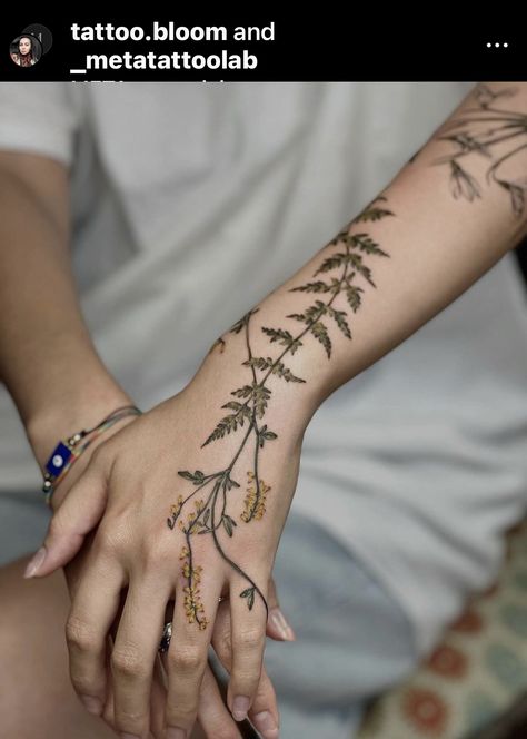 Plant Wrist Tattoos For Women, Fern Wrist Tattoos For Women, Ivy Tattoo Hand, Green Vine Tattoos For Women, Fern Tattoo Color, Climbing Flower Tattoo, Nature Hand Tattoos For Women, Leaf And Vine Tattoos, Vegetation Tattoo