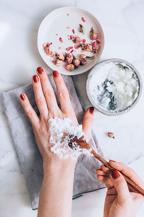 Inside + Out: 2 Ways to Use Pearl Powder in Your Beauty Routine Morning Beauty Routine, Hello Glow, Inside Out 2, Diy Beauty Recipes, Pearl Powder, Moisturizing Body Wash, Ingrown Hair, Youthful Skin, Beauty Routine