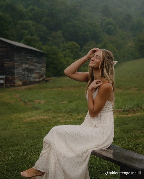 White Dress Cowboy Boots, Dress Cowboy Boots, Horse Senior Pictures, Dresses With Cowboy Boots, Grad Photos, Photography Senior Pictures, Senior Photography, Senior Year, Senior Photos