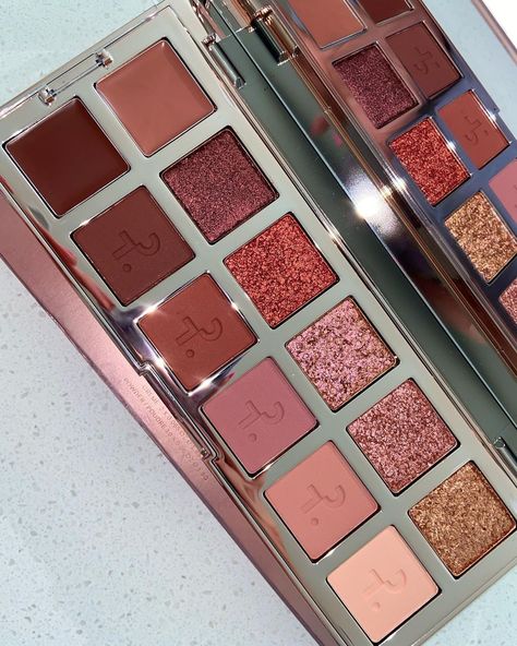 Alexandra Couden🦋 on Instagram: “Major Dimension II Rose Palette🌹😍 @patricktabeauty #patricktabeauty #patrickta #eyeshadow #eyeshadowpalette #eyeshadows #sephora…” Patrick Ta Eyeshadow, Rose Palette, Patrick Ta, Lighter Skin, Makeup To Buy, Get Well Gifts, Eyeshadow Palettes, Color Stories, Eyeshadow Palette