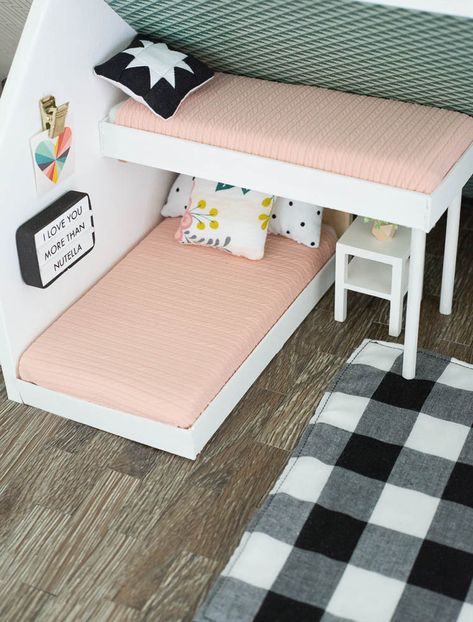 modern dollhouse: kids rooms Large Living Room Furniture, Dollhouse Modern, Barbie House Furniture, Diy Barbie House, Living Room Luxury, Modern Dollhouse Furniture, Modern Rooms, Dollhouse Bed, Doll Furniture Diy