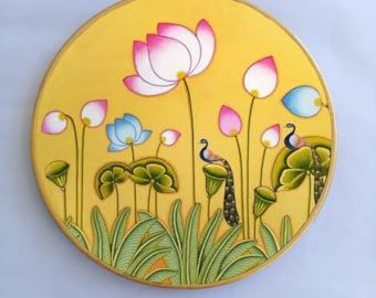 Pichwai Glass Painting, Pichwai Rangoli, Pichwai Elements, Circle Wall Decor, Pichwai Art, Waterproof Wood, Pichwai Painting, Circle Canvas, Circle Painting