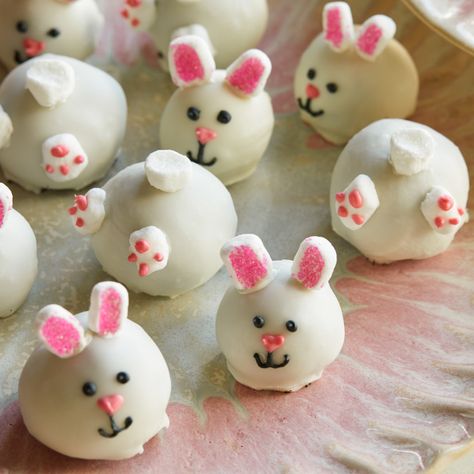 Bunny Oreos, Recipes For Easter, Oreo Balls Recipe, Black Food Coloring, Oreo Balls, Refined Coconut Oil, Pink Food Coloring, Chocolate Sandwich Cookies, Chocolate Sandwich