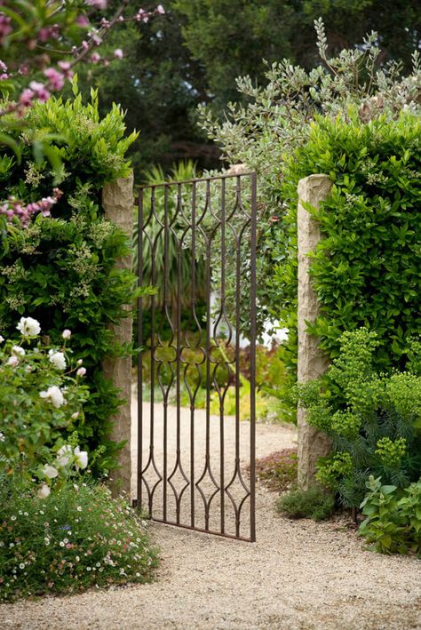 Fruit Garden Design, Garden Gates And Fencing, Metal Garden Gates, Garden Gate Design, Iron Garden Gates, French Country Garden Decor, Country Garden Decor, French Country Garden, Mediterranean Landscaping