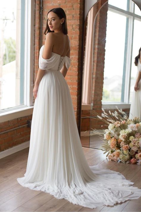 Wtoo by Watters - Ryder | Bridal Extraordinaire Ryder Wedding Dress, Pleated Wedding Dresses, Watters Bridal, Cheap Gowns, Beach Bridal Gown, Beach Bridal, Bridesmaid Style, Wedding Dress Sizes, Wedding Dresses Romantic