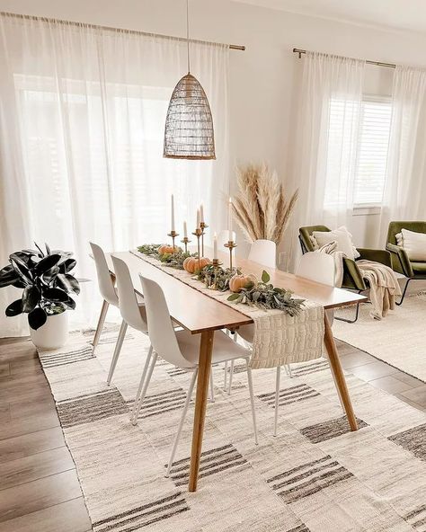 Dining Room Scandinavian Style, Scandi Dining Table, Scandi Dining Room, Nordic Dining Room, Scandinavian Dining Table, Scandinavian Dining Room, Dining Rug, Velvet Lounge Chair, Scandinavian Dining