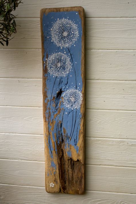 Paint On Wood Art, Barnwood Paintings, Art On Wooden Board, Paint Samples Crafts, Wood Plank Art, Plank Art, Painted Driftwood, Scrap Wood Crafts, Barn Wood Crafts