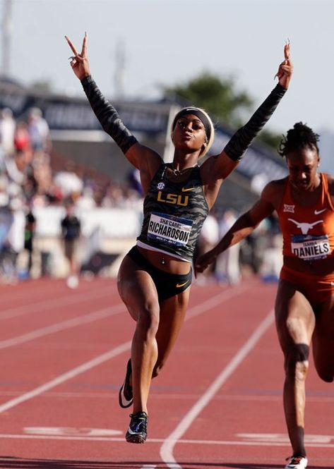 shacarri richardson ShaCarri Richardson Joins a Lineage of Black Track Stars Setting Records In Acrylic Nails Shacari Richardson, Track Nails, Flo Jo, Track Black, Track Runners, Athletics Track, Track Pictures, Track Star, Track And Field Athlete